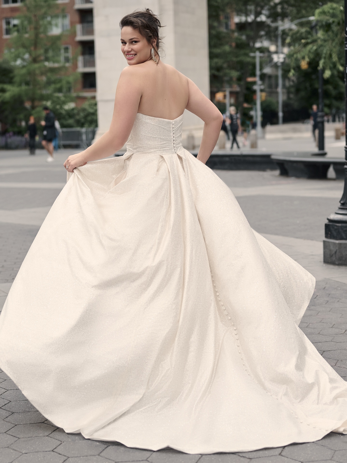 Maggie-Sottero-Anniston-A-Line-Wedding-Dress-23MS040A01-PROMO11-CH-Curve