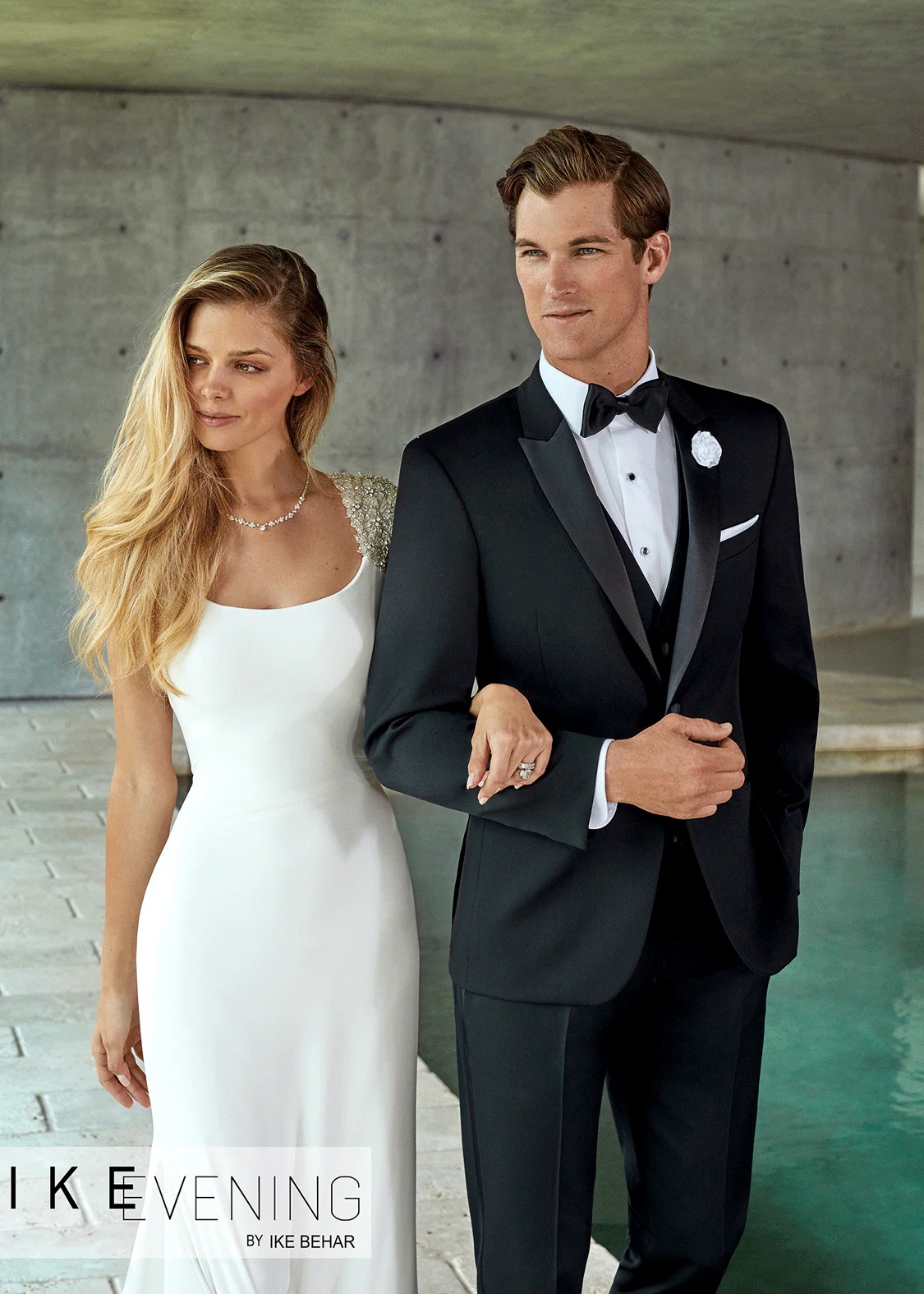 Mens_jackson_black_tuxedo_suit_made_of_super_120s_wool_02.png